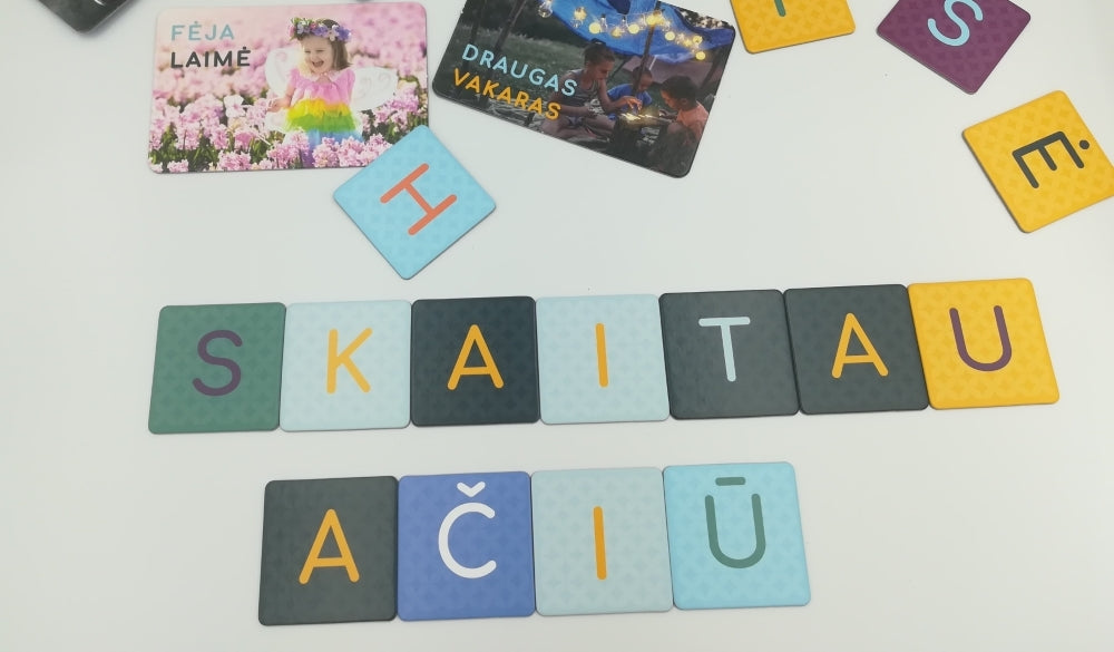 Lavinantis stalo žaidimas ŽODŽIAI